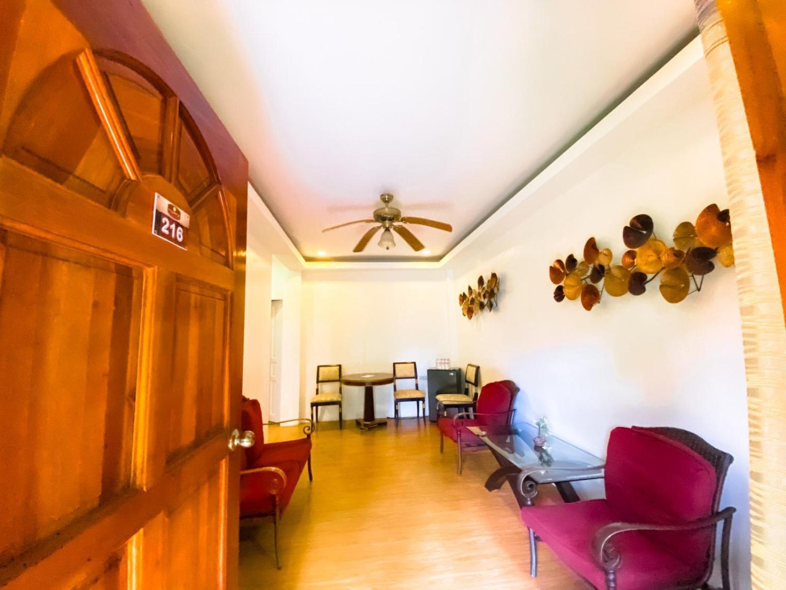 Hortz Hotels And Resorts Tagaytay City Exterior photo